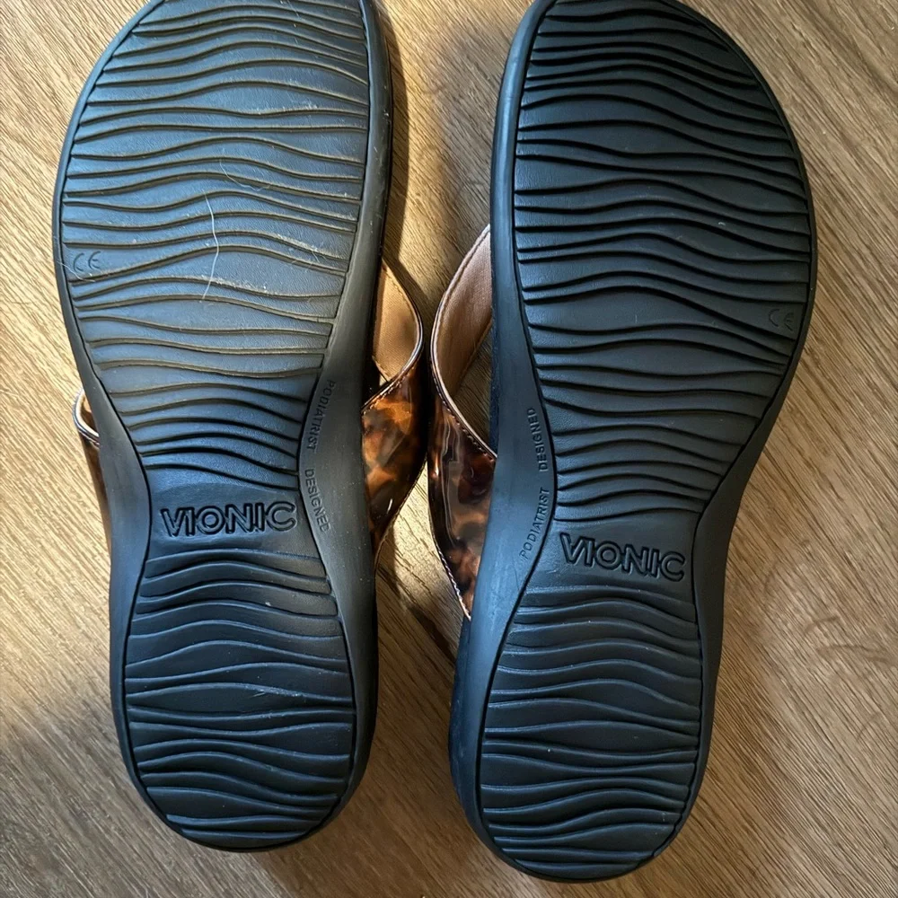 Vionic Tortoiseshell Print Tide Flip Flop Sandals - Picture 2 of 2
